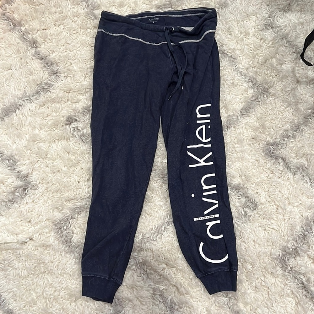 Medium Calvin Klein sweats